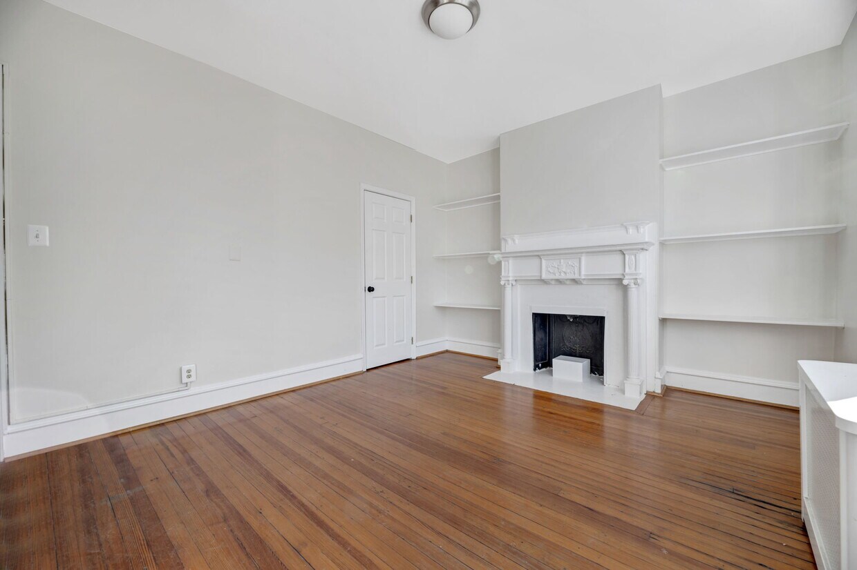 Primary Photo - 1519 Park Rd NW
