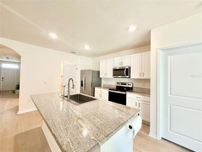 Foto del edificio - 15541 Black Pepper Ln