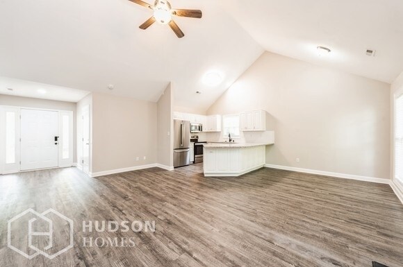 Building Photo - NOW AVAILABLE! 4420 Gladwood Ln, Charlotte...
