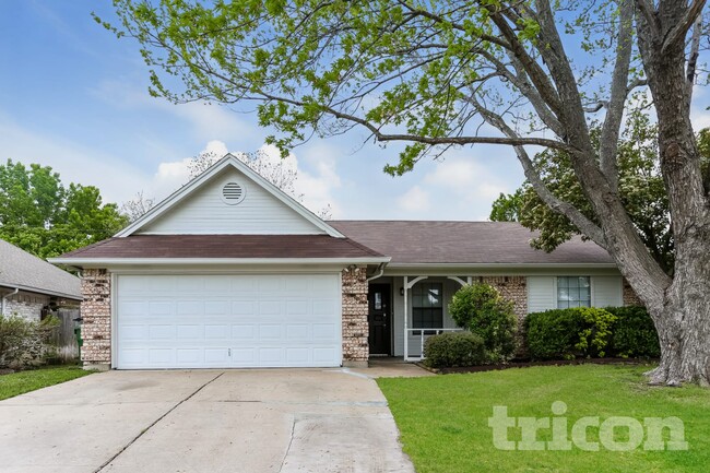 Building Photo - 802 Wind Brooke Dr