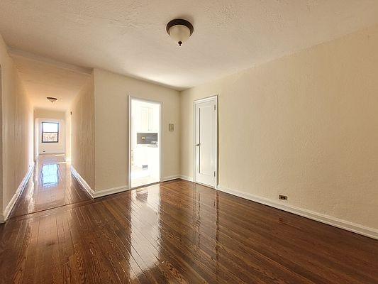 Foto del edificio - 2 bedroom in Bronx NY 10463