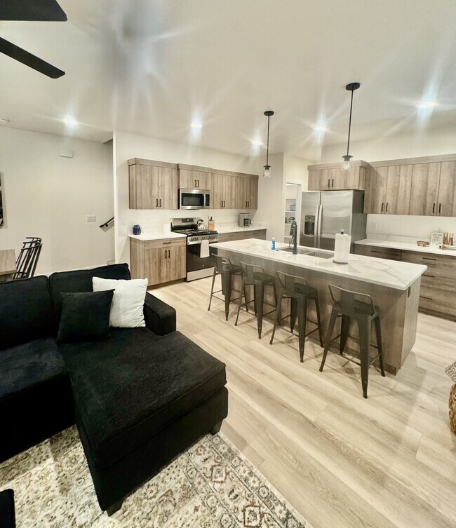 Building Photo - 4160 S Crimson Trails Dr