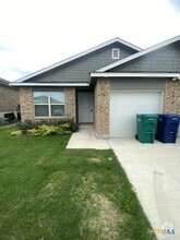Building Photo - 1214 Lehmann Dr