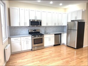 Building Photo - 6931 Myrtle Ave