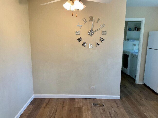 Foto del edificio - 401 Castlewood Ln