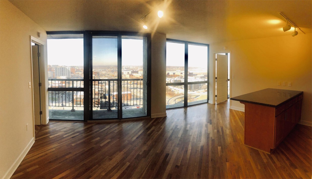 Primary Photo - 600 Admiral Blvd