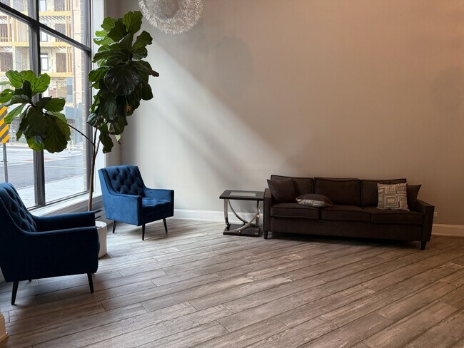 Foto del edificio - 680 N Milwaukee Ave