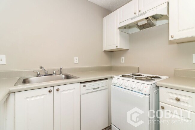 Building Photo - 987 Collier Rd NW