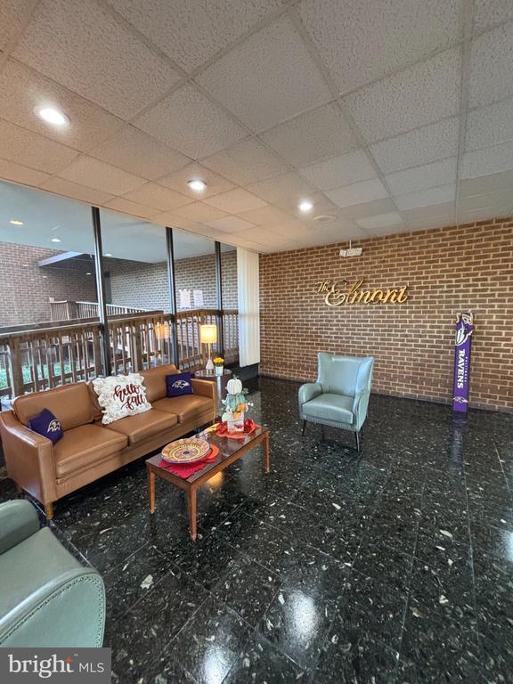 Foto del edificio - 6317 Park Heights Ave