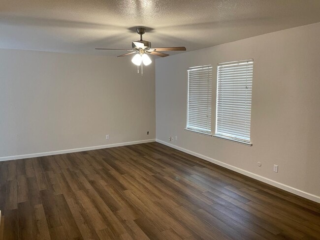 Foto del edificio - 363 Florinda St