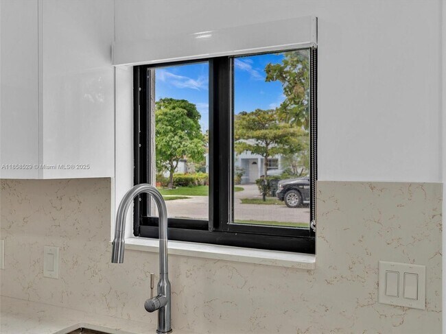 Foto del edificio - 107 Central Ave