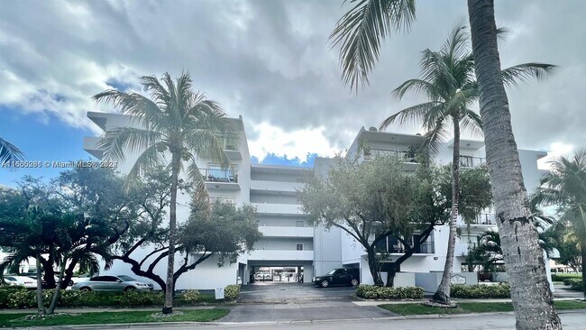 Foto del edificio - 3642 NE 171 St