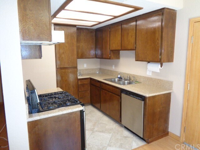 Foto del edificio - 16820 Sierra Vista Way