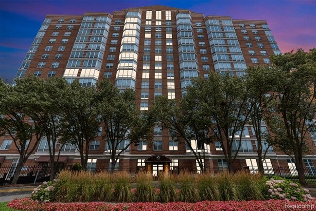 Foto del edificio - 250 E Harbortown Dr