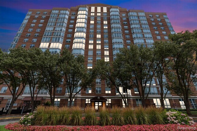 Building Photo - 250 E Harbortown Dr