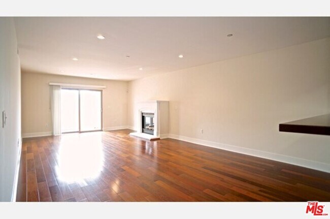 Building Photo - 1446 Armacost Ave