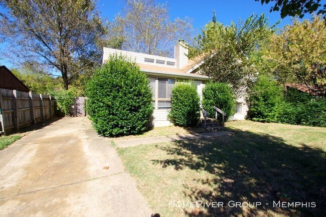 Building Photo - 4BR, 2.5BA Split Level! HALF OFF first month!