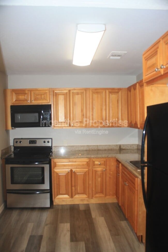 Foto del edificio - 4176 Versailles Dr