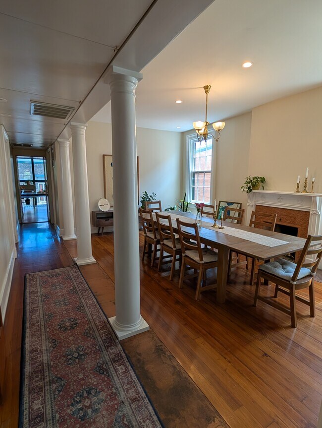 Foto del edificio - 1332 Broadway St