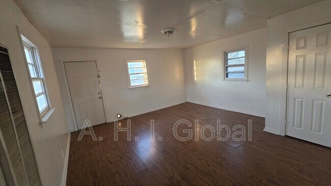 Foto del edificio - 1113 NW 21st Ave
