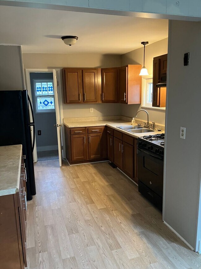 Foto del edificio - Remodeled Eastwood 3 bedroom