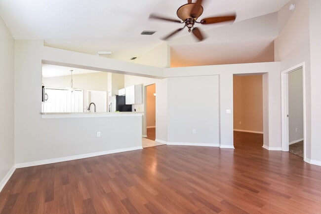 Building Photo - 312 Sonoma Dr