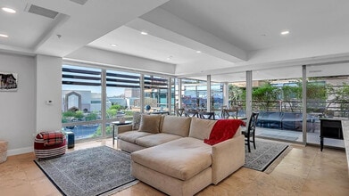 Building Photo - 7127 E Rancho Vista Dr