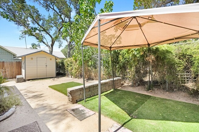 Building Photo - Beautiful 1 Bedroom Downtown Redlands Home