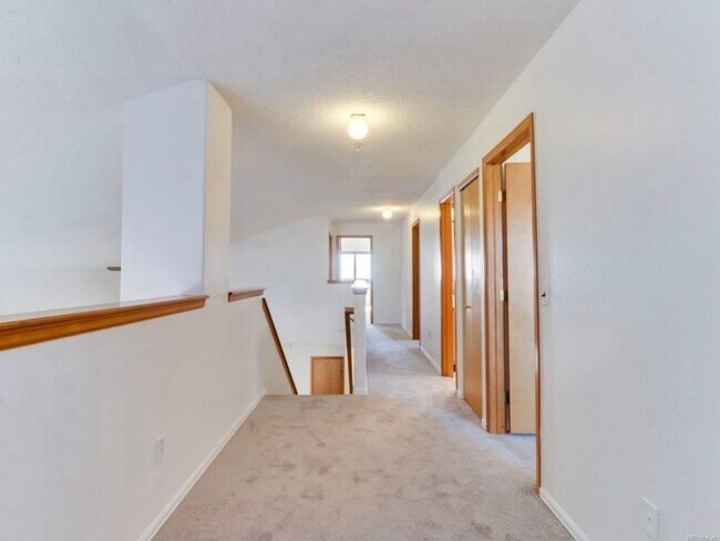 Building Photo - 5 Bedroom Single Family Home in Colorado S...