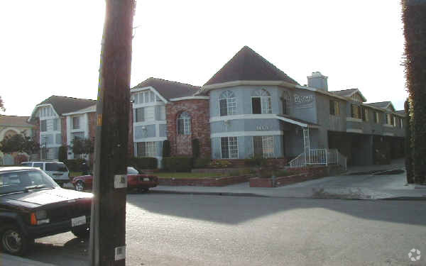 Primary Photo - The Brownstone Apartments