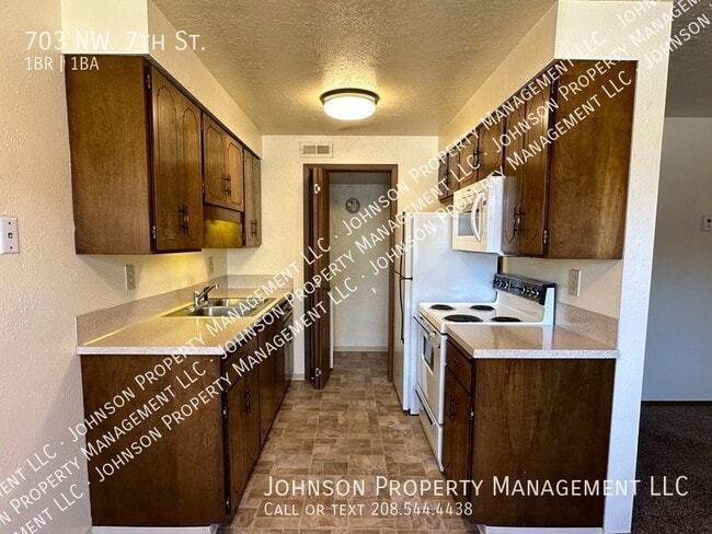 Foto del edificio - 703 NW 7th St