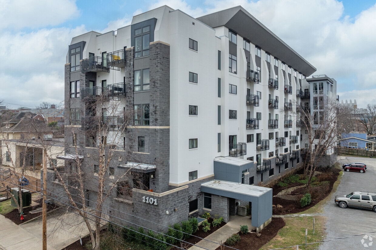 Primary Photo - 1101 18th Ave Condominiums