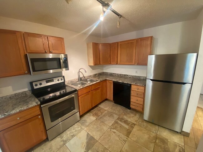 Foto del edificio - 3br/2.5ba townhome in Eden Prarie