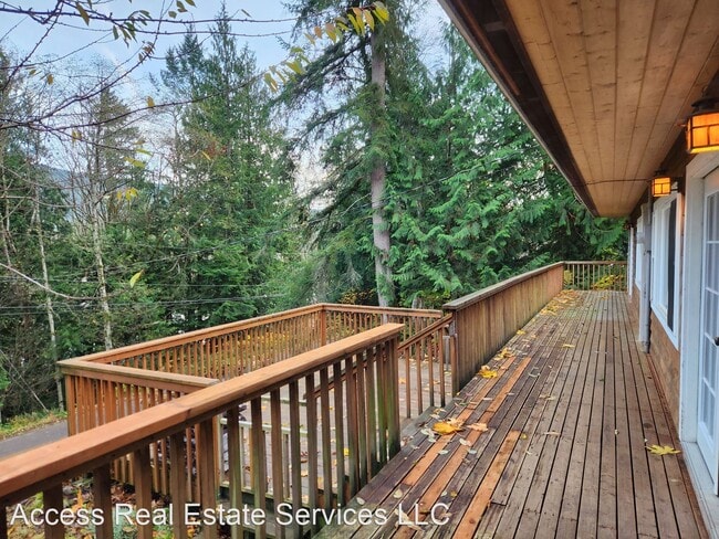 Building Photo - 4 br, 2 bath House - 343 E Alder Dr
