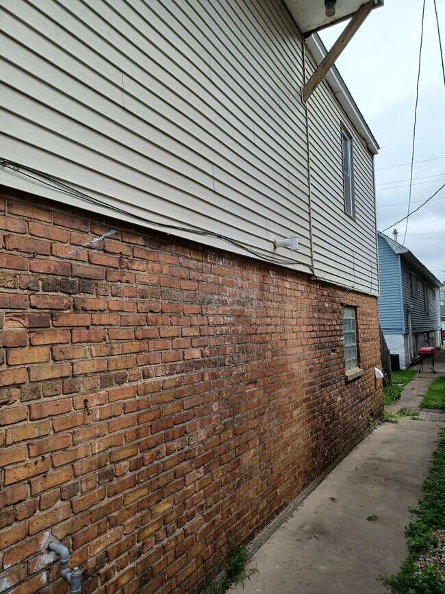 2240 White Oak Ave Unit 2240 White Oak Avenue B (Rear House), Whiting