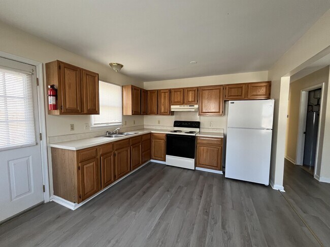 Foto del edificio - 702 Thomas Ln