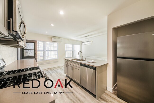 Foto del edificio - Gorgeous Two Bedroom with Spacious Rooms D...