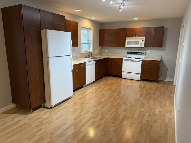 Cocina - 279 Saratoga Ave