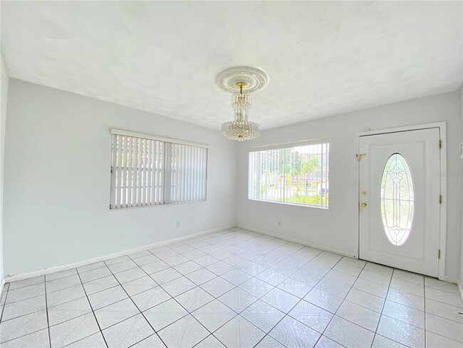 Foto del edificio - 3112 W Tampa Bay Blvd