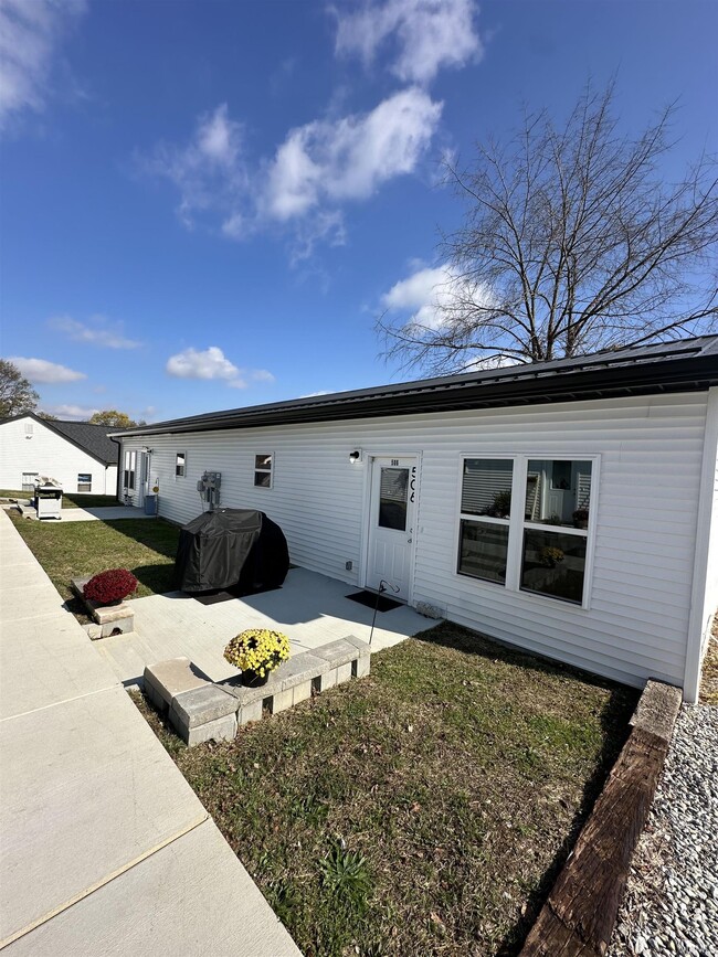 Building Photo - 506 18th St