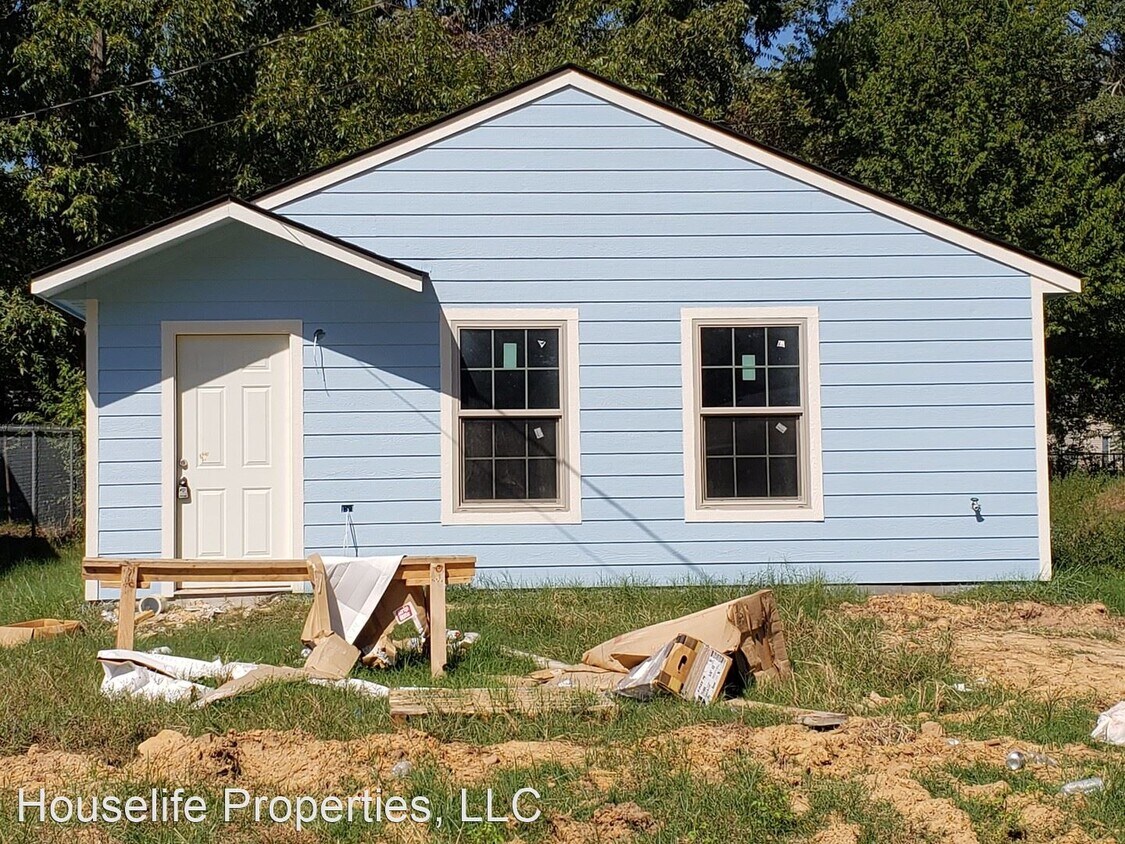 Primary Photo - 2 br, 1 bath House - 710 West 69th