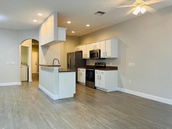 Building Photo - 117 Anchorage Ave