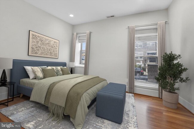 Foto del edificio - 249 Florida Ave NW