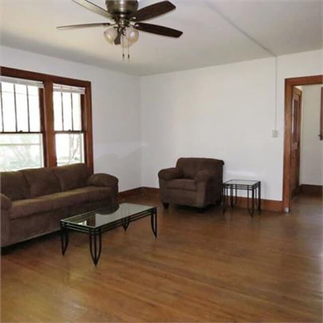 Foto del edificio - 609 W Elm St