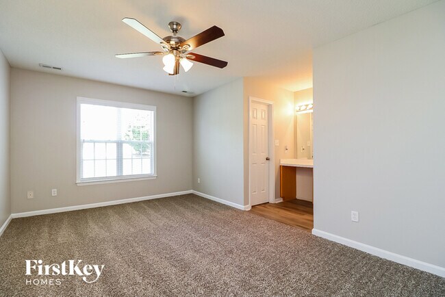 Building Photo - 129 Glengariff Ln