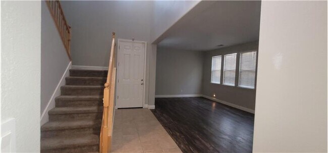 Foto del edificio - 2467 Berkshire Ln