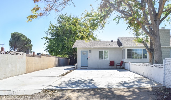 Foto del edificio - 4718 W Ave L 6