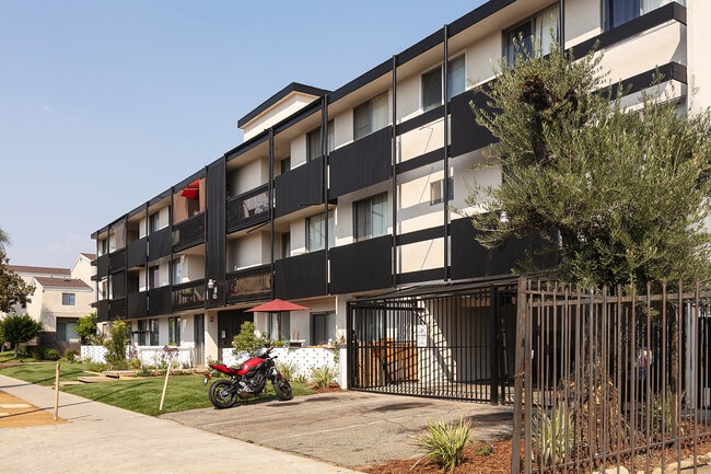 Building Photo - 1500 Gramercy Apartments