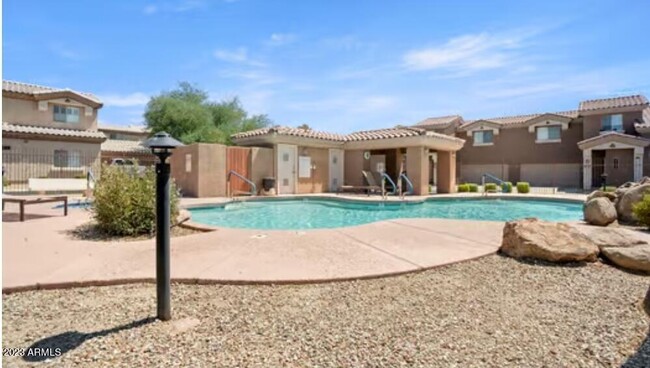 Building Photo - 15502 N Hidden Valley Ln