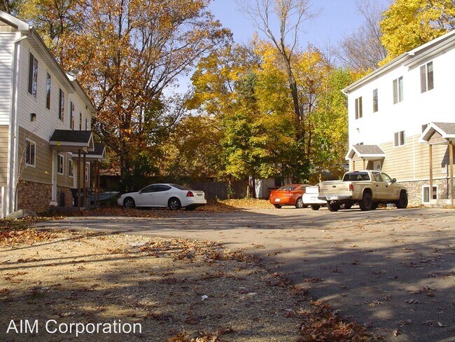 Foto del edificio - 1328 Knollwood Ave
